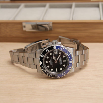 Montre Seiko Mod GMT Batman avec bracelet - mouvement automatique visible NH34