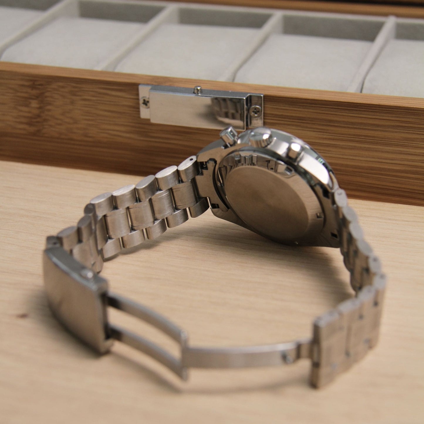 Montre Seiko Mod Speedmaster noire avec bracelet – mouvement chronographe hybride visible VK63