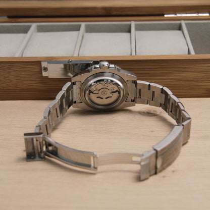 Fond de boîte transparent de la Seiko Mod Yachtmaster bleu gris – mouvement automatique visible NH35