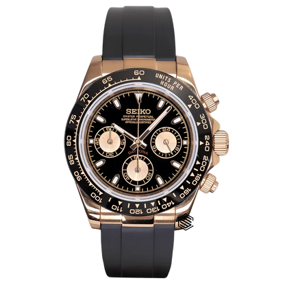 Montre Seiko Mod Daytona Oysterflex en or rose de 40 mm, équipée d'un bracelet en caoutchouc noir et d'un boîtier en acier inoxydable plaqué or rose, offrant une élégance sportive et une performance horlogère exceptionnelle.